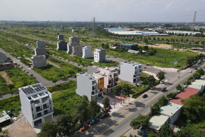 Bán lô đất LK70 có thoát hiểm đường D11 dự án Đông Bình Dương giá 1.36 tỷ diện tích 80m2